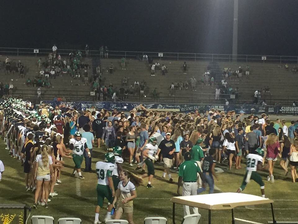 Section_Goals_'s tweet photo. Gulf Breeze High School.                                    Gulf Breeze, Florida https://t.co/bXUTqVwZSX