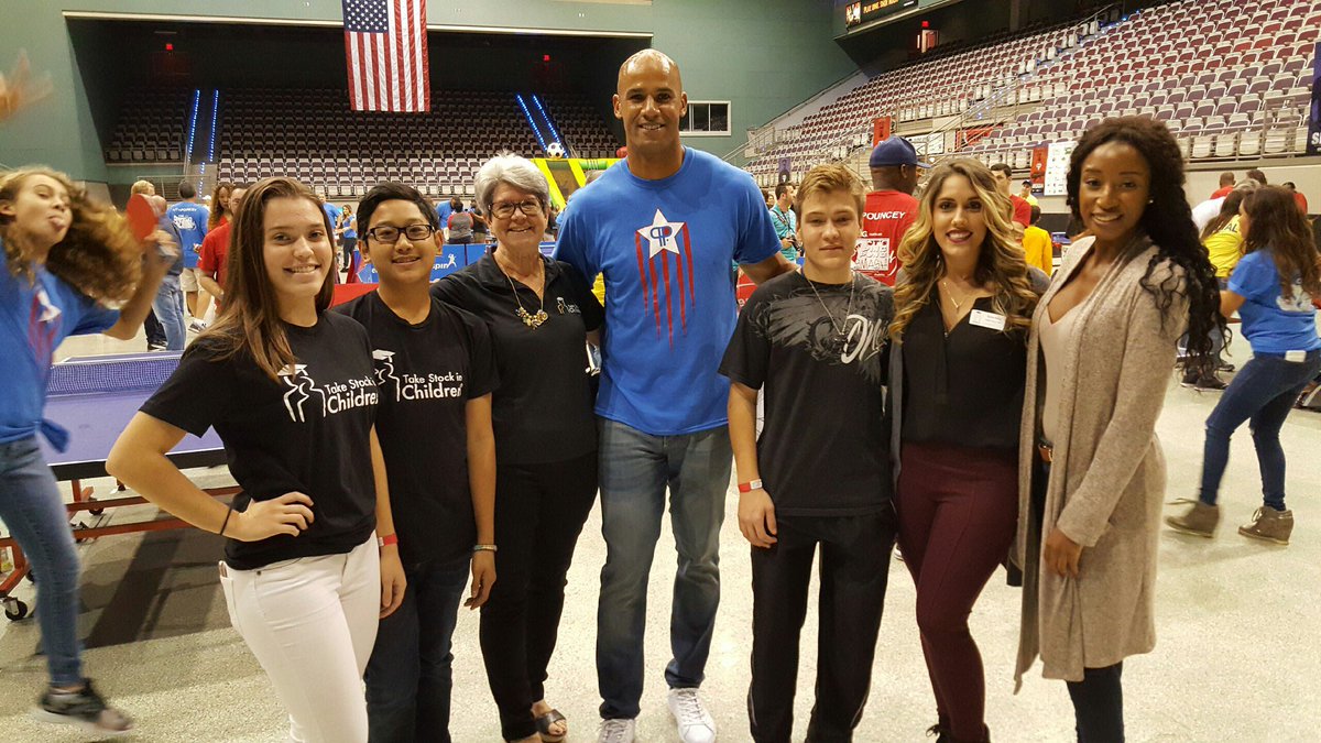 TAKESTOCKPBC's tweet photo. #JTvsPouncey Ping Pong Smash. Thank you @JasonTaylor for investing in @TAKESTOCKPBC children. Their future is bright because of you❣️ https://t.co/SwR9kaAmwa