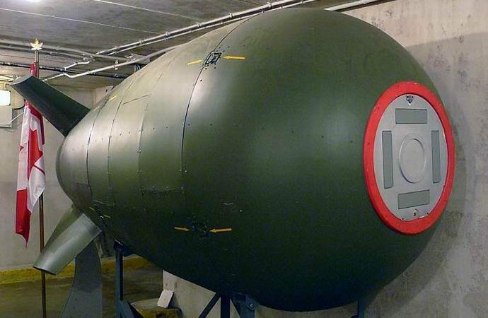 Оружие сильнее ядерного. Atomic Bomb MK.4. Самая большая ядерная бомба в мире. 100 МТ бомба. Крупные ядерные боеприпасы.