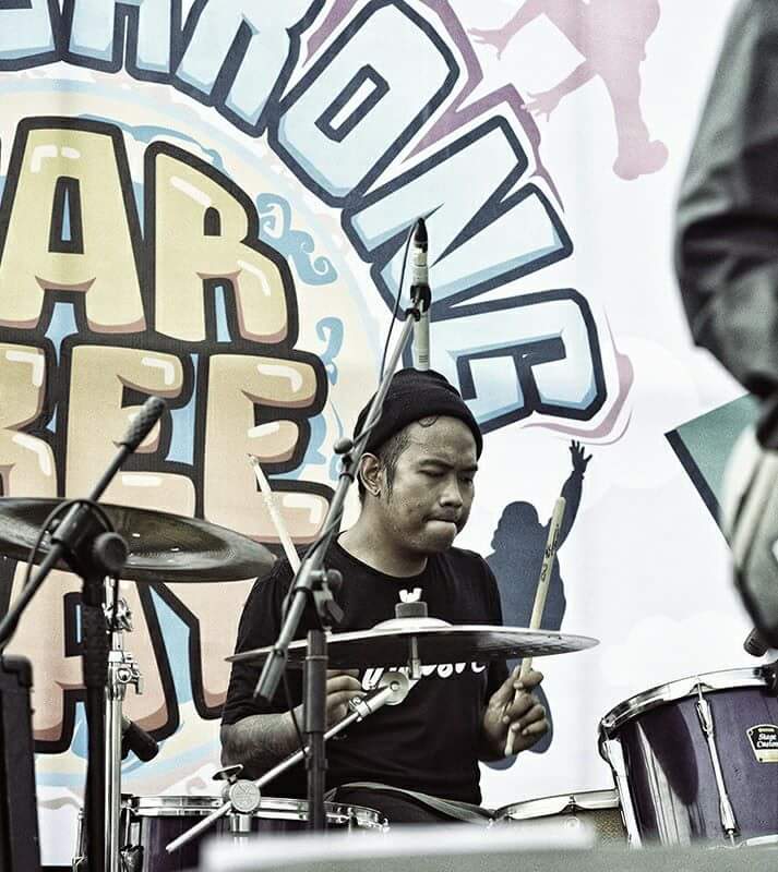 BiangRocker's tweet photo. Live at Tenggarong Car Free Day photo by @afiefdarms (toustelprod) #BiangKerock #carfreeday #gigs #stoner #stonerband #stonermetal #Metal https://t.co/RauJ2Ga1pW