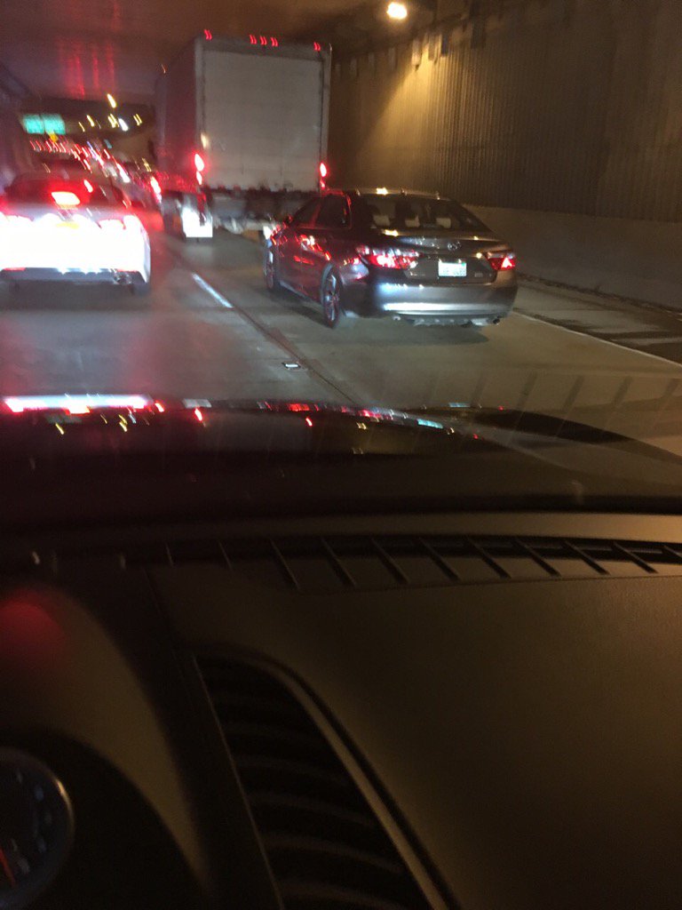 chadinabhan's tweet image. Traffic in #Chicago after 10pm. #howisthatpossible