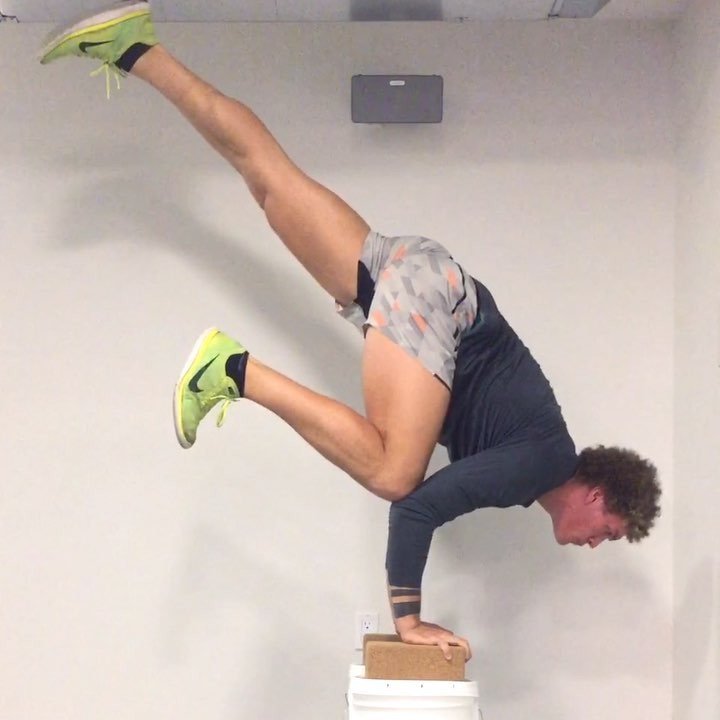 JohnnyxKile's tweet image. Balance work mixed with dynamic movement. #bucketwork #freethethighs
🎧: Champ - Gunnar Ols… ift.tt/2fuiIgN