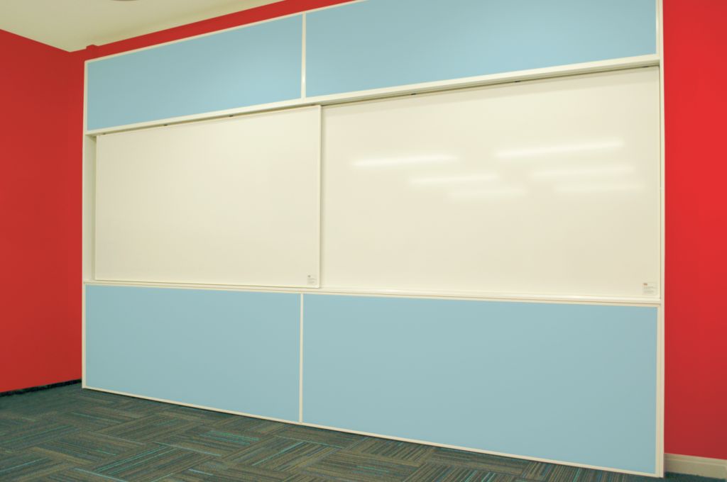 TKTeamGroup's tweet photo. #StudyWall @QMUL – 8m writing surface within a 4m wall!  Three tiers of surface with acoustic panels above &amp; below option of colour &amp; print https://t.co/q9A9wpUMQh