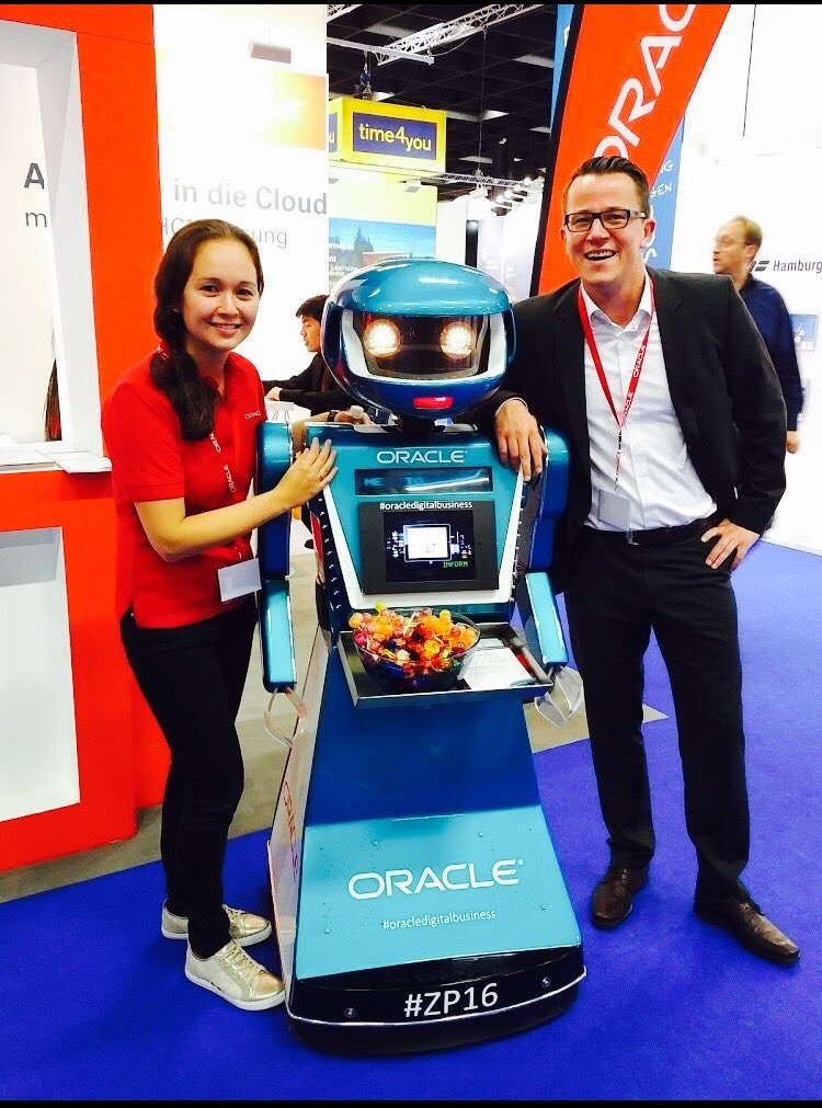 OracleCareers's tweet photo. The future is now & it's a lot of fun! @LotteCaspers & @nicolomb_oracle took over the digital world at #zf16. https://t.co/zNy509doQu