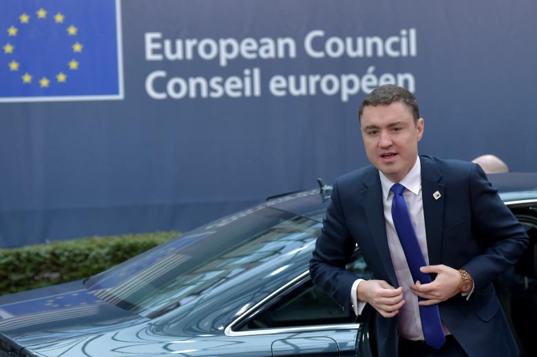 AgniaGrigas's tweet photo. #Estonia's government teeters on the verge of #collapse, PM Taavi #Roivas likely to face a vote of no confidence: https://t.co/AsOVZQgR80 https://t.co/rrtvjoNmuZ