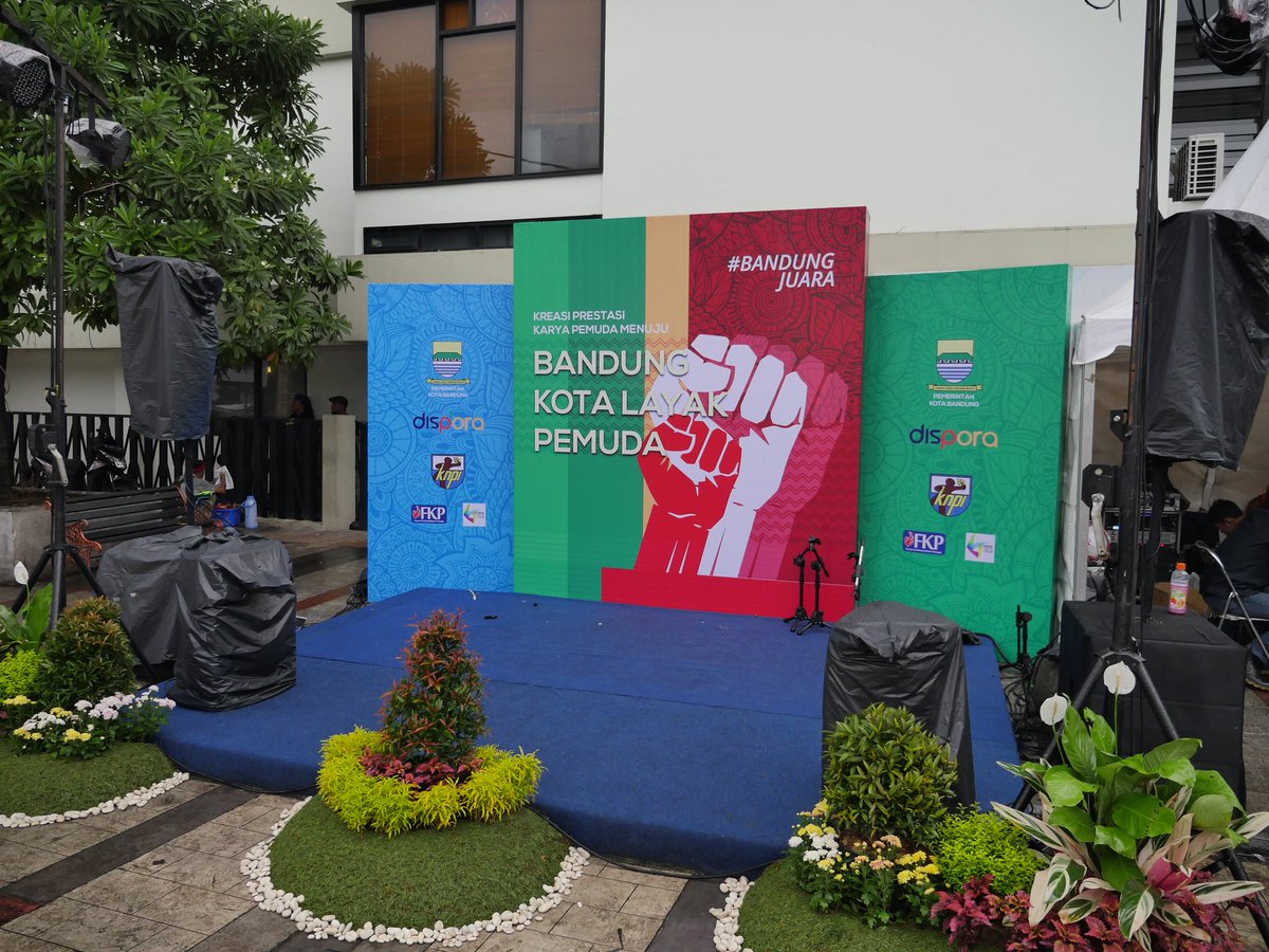 #youthexpo2016 ini merupakan kegiatan <a href="/knpikotabdg/">KNPI Kota Bandung</a> <a href="/DisporaBandung/">DisporaBandung</a> yg mengukuhkan bandung sebagai kota pemuda yg layak.