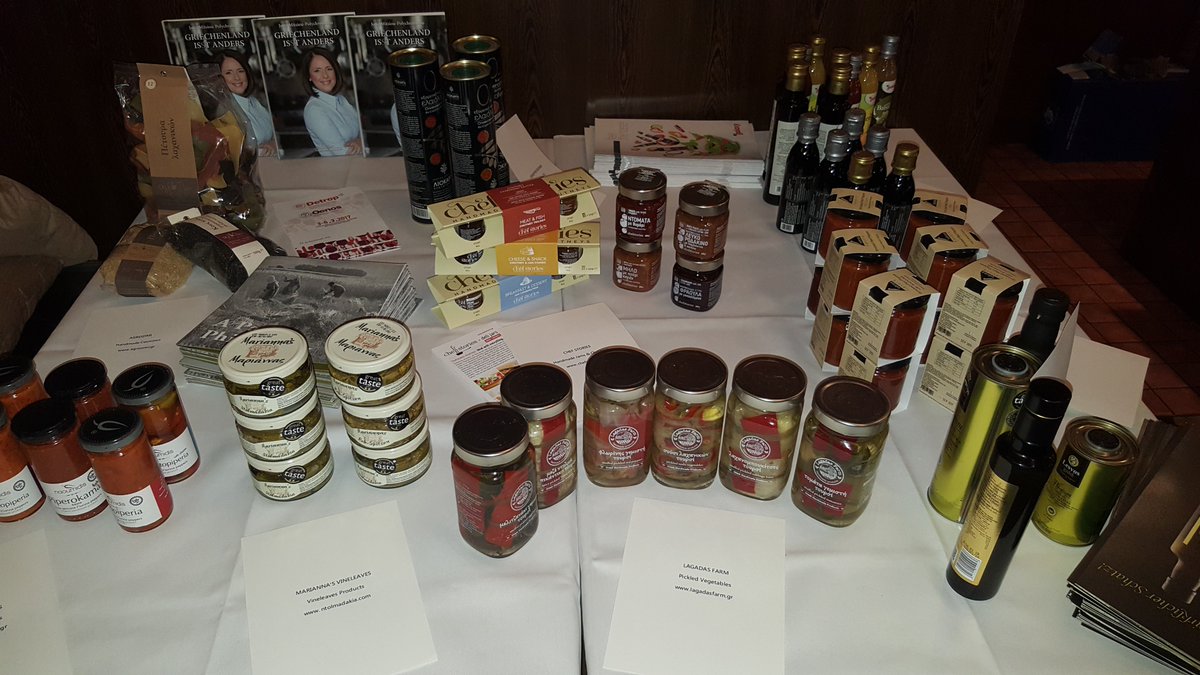Detrop_Boutique's tweet photo. Our big family of the best Greek products ready to impress our guests! Berlin: Day 2!
#DetropandOenosRoadShow2017 #oriste https://t.co/HLT7al2ekY