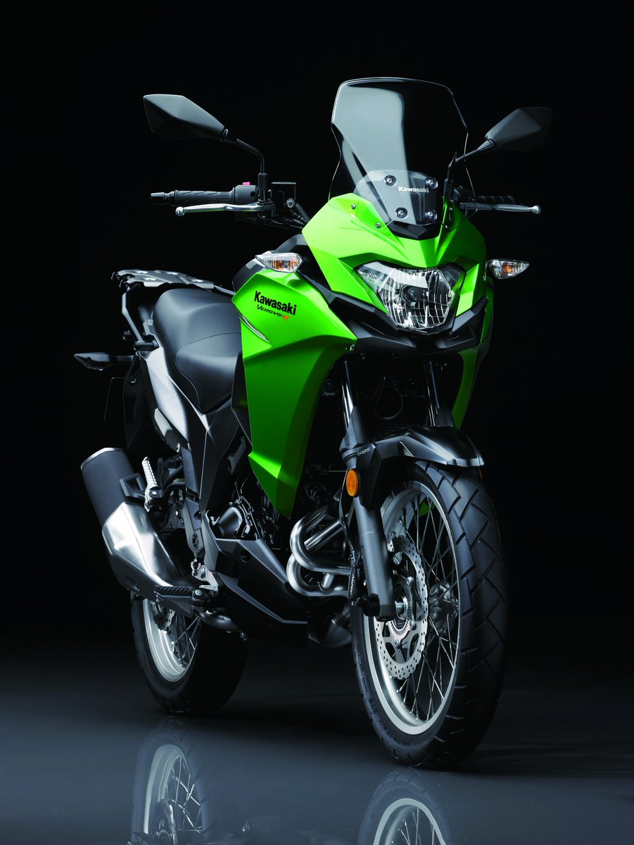 Kawasaki_Espana's tweet photo. ¡Os presentamos la nueva #Kawasaki Versys-X 300! La estamos presentado en el #EICMA2016. https://t.co/BXFs7TSPV6