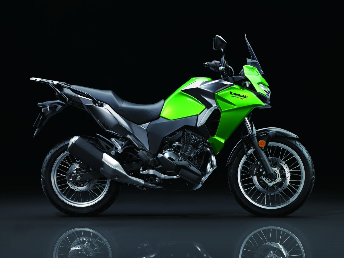 Kawasaki_Espana's tweet photo. ¡Os presentamos la nueva #Kawasaki Versys-X 300! La estamos presentado en el #EICMA2016. https://t.co/BXFs7TSPV6