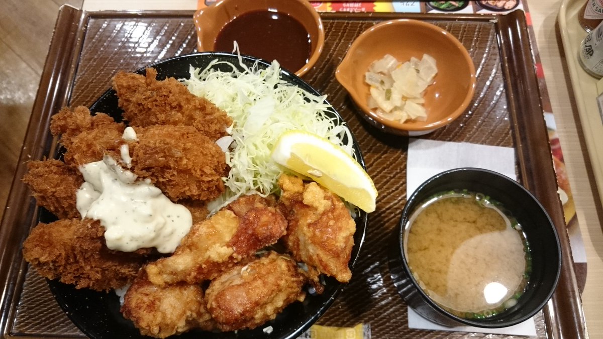 タカマサ 似顔絵 ダイエット中 ガスト 特盛カキからドーーン ドーーンとカキフライ8個 唐揚げ4個乗った丼 味噌汁漬物もついて1652 Www 粒の揃ったカキをソース タルタル 塩レモンで頂く ジューシーで美味しいー 唐揚げも柔らかで美味しい