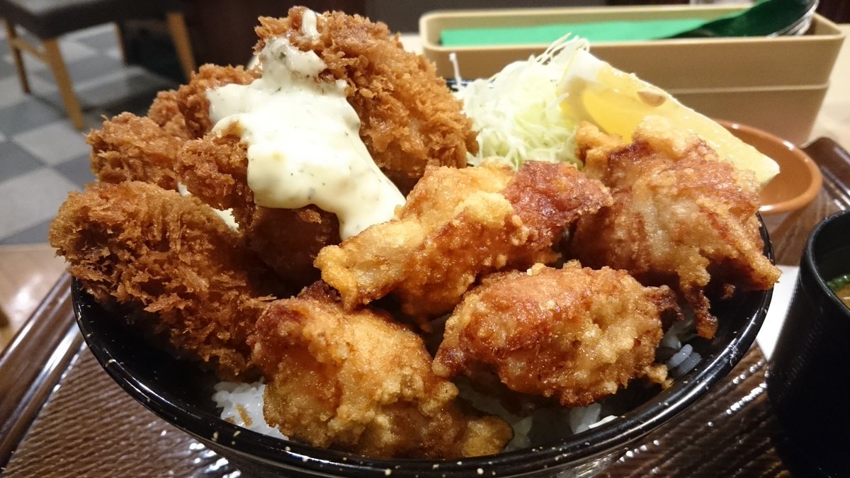 タカマサ 似顔絵 ダイエット中 ガスト 特盛カキからドーーン ドーーンとカキフライ8個 唐揚げ4個乗った丼 味噌汁漬物もついて1652 Www 粒の揃ったカキをソース タルタル 塩レモンで頂く ジューシーで美味しいー 唐揚げも柔らかで美味しい
