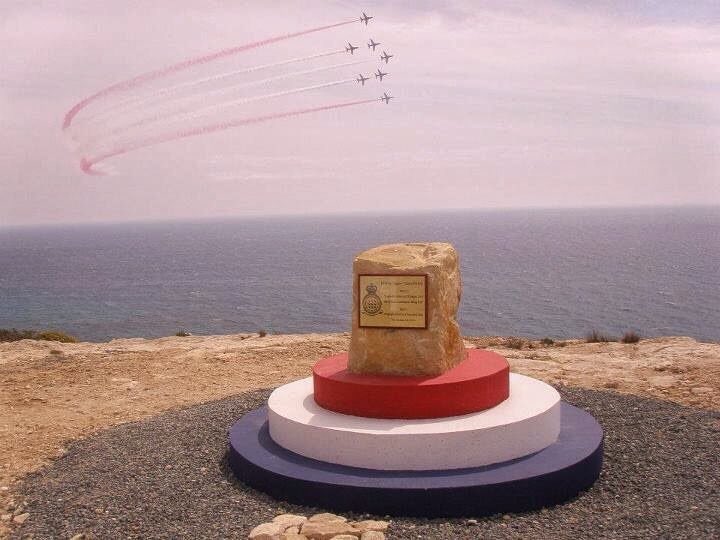 MikeLingPilot's tweet image. Remembering Flight Lieutenant Sean Cunningham, 5 years on from the tragic accident that took his life. Pic from @MWPFlyer in 2012