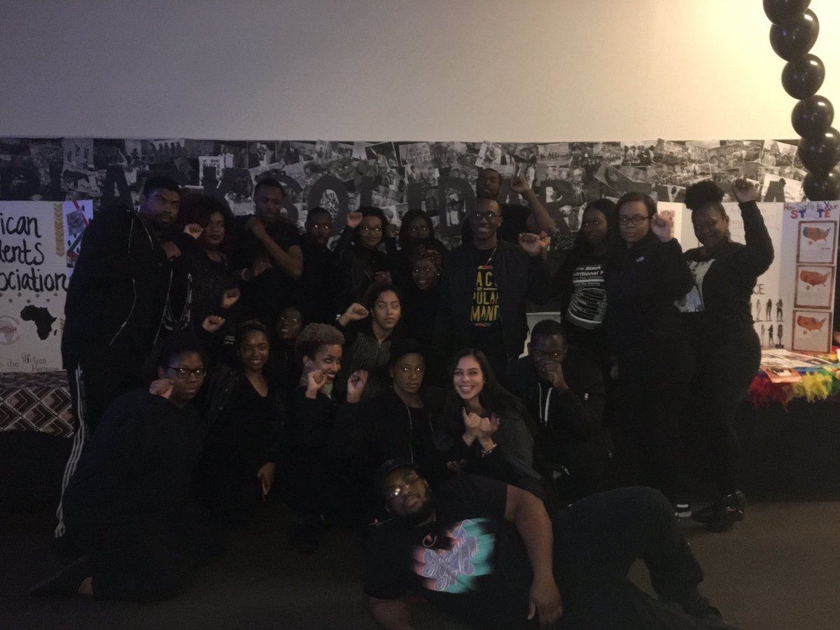 kayla_lershaw's tweet photo. Love my melanin kings and queens✊🏼✊🏽✊🏾✊🏿#BSD16 https://t.co/d3ypIEGFSF