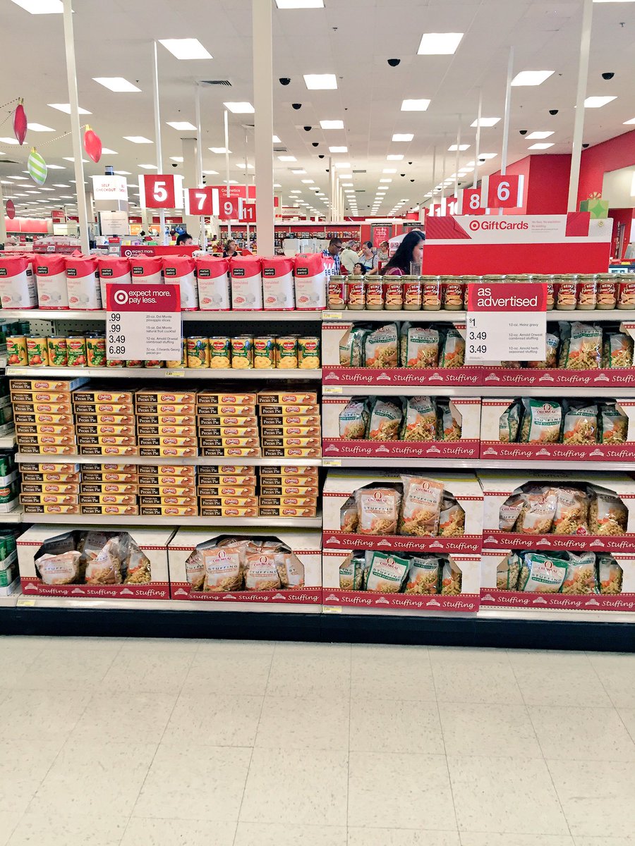 glantern73's tweet photo. Thankful to the T1425 team for #smoldering merchandising at FOS! #FOSstrong #BeBold #PicoPride #scrappyanddelight #WeAreTarget #G292 #D217 https://t.co/ajyootGx6Q