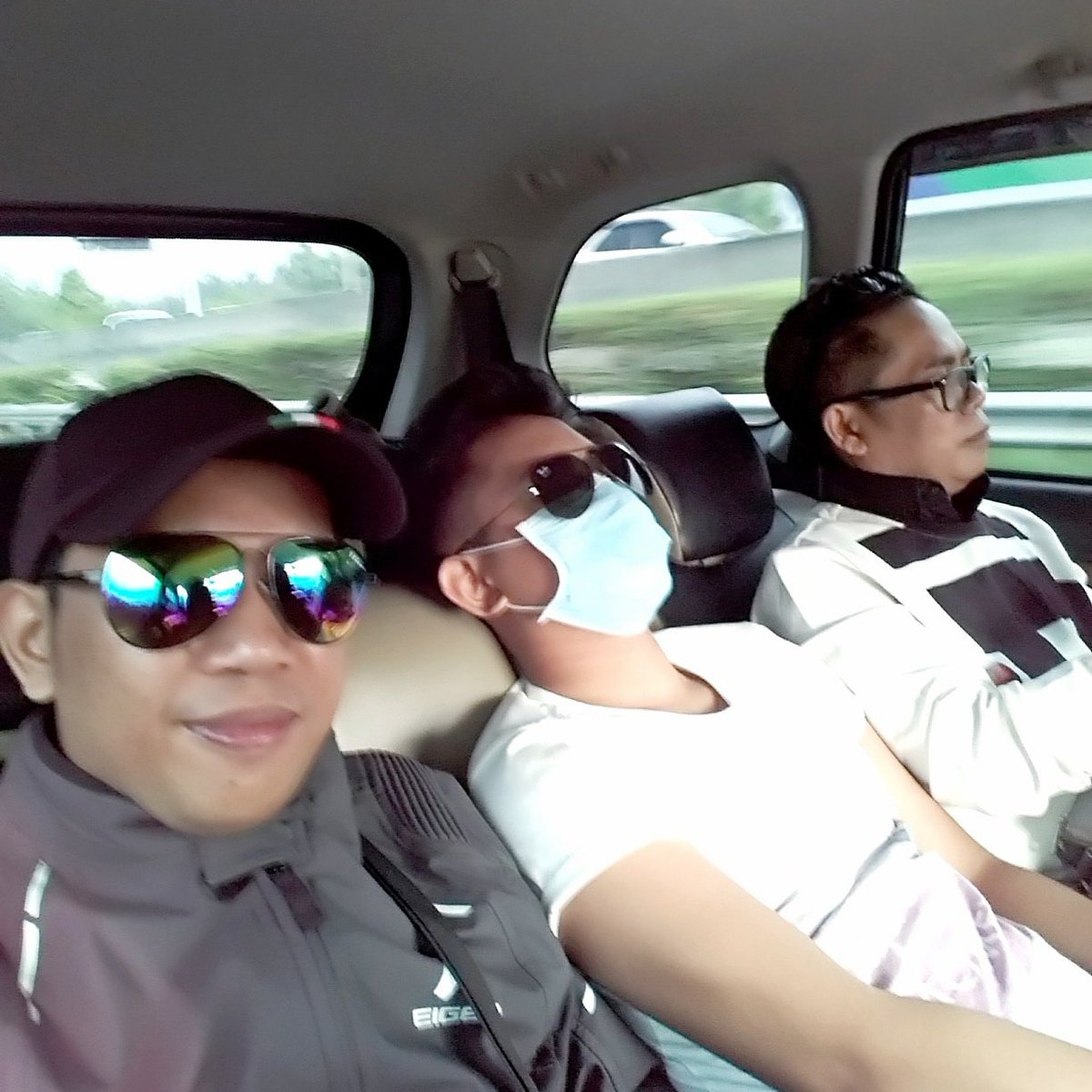 Semoga acara berjalan dngn lcarrr .Aamiin <a href="/DA3_Rafly/">Muh.Rafly Heriawan</a> DBOX ADA RAFLY