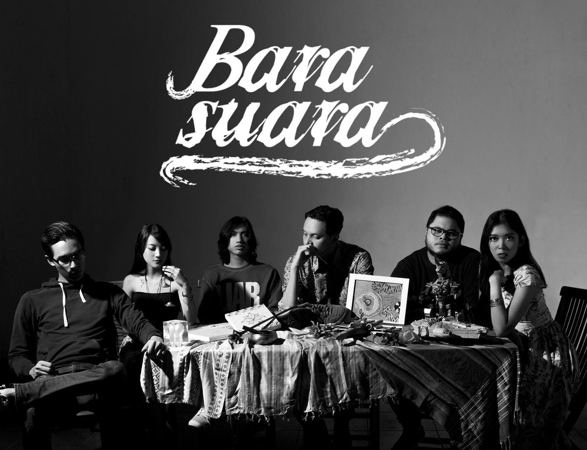 Fiansyaah96's tweet photo. Band indie yg memiliki konsep keren bgt "Menjadi sebenar-benarnya orang indonesia"..dg lagunya yg selalu menggebrak @TRANS7 #ke15 https://t.co/6ReRaq28an