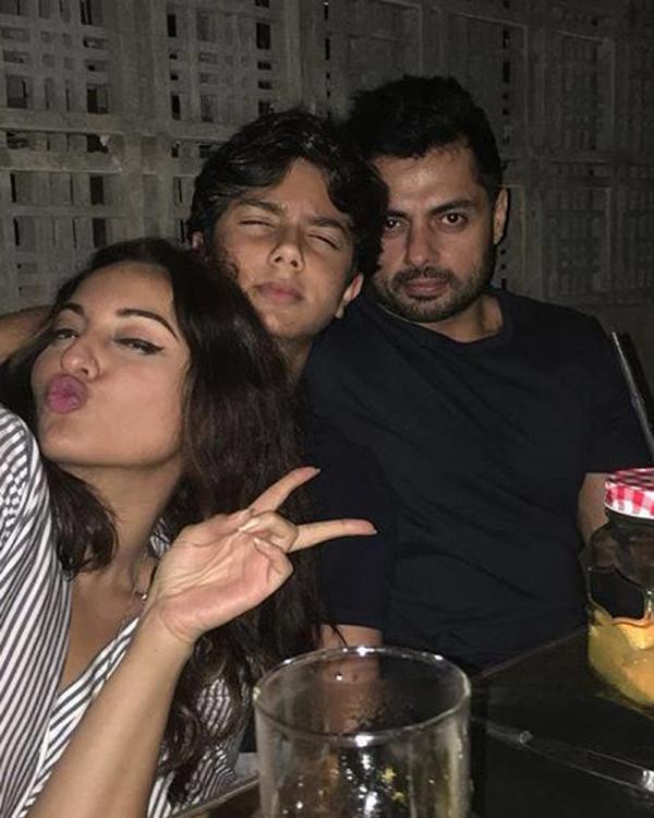 MusicIndiaTV's tweet photo. Sonakshi Sinha denied the rumors of not signing any film post #Noor as she is married to rumored boyfriend #BuntySachdev. https://t.co/nQmtruh9Zg