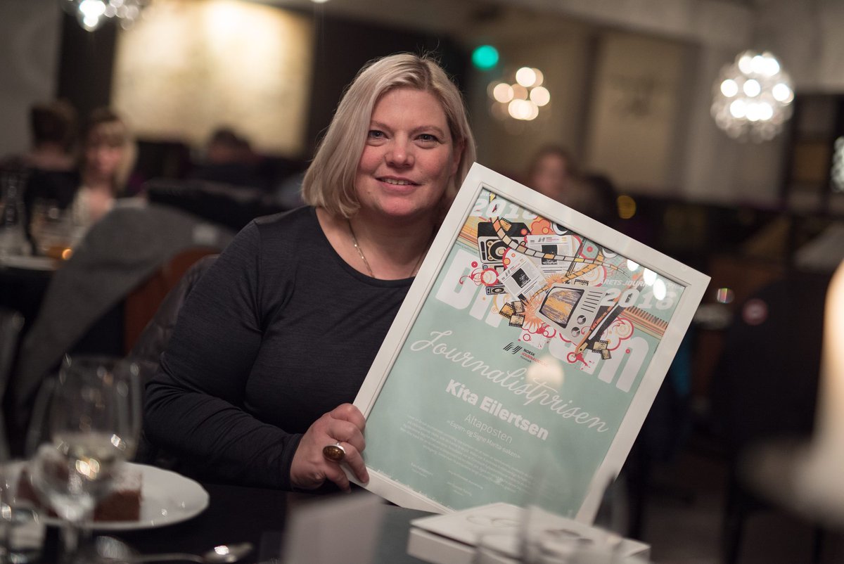Medier24's tweet image. GRATULERER: Årets journalistpris i Finnmark gikk til Kita Eilertsen (@kitaeile) og @Altaposten medier24.com/nyheter/arets-… #finnmark