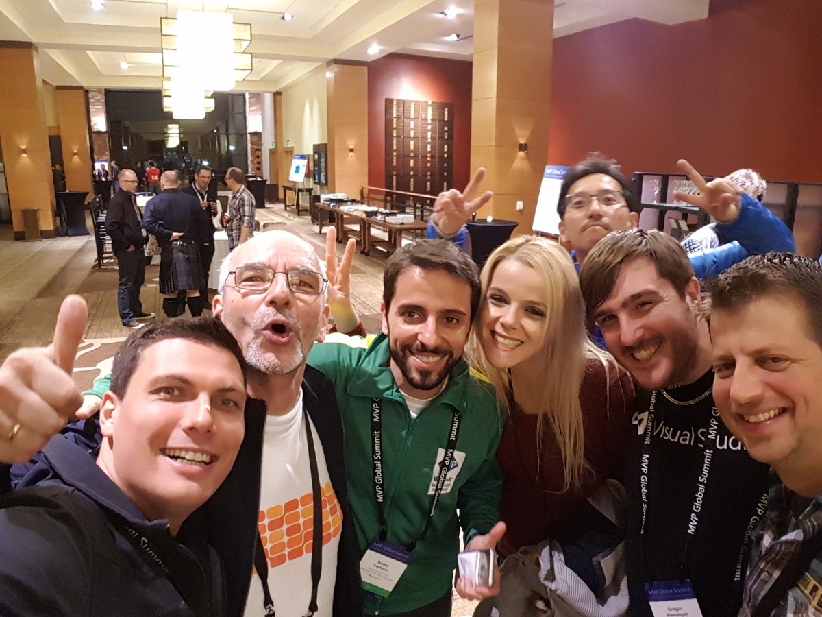 Alex_Witkowski's tweet photo. #MVPPower with @HansBrender @sharpcms @BFreakout @andrecarlucci and PhotobombMVP https://t.co/scgakG7wwt