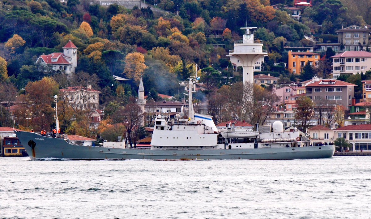 #ВМФ Moma class AGI intelligence vessel Kildin (x-SSV512) returns from 79days Mediterranean deployment &amp; transits Bosphorus towards BlackSea