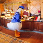 【ディズニー】共食い!？ドナルドがレストランで目にした衝撃の料理がこれ!