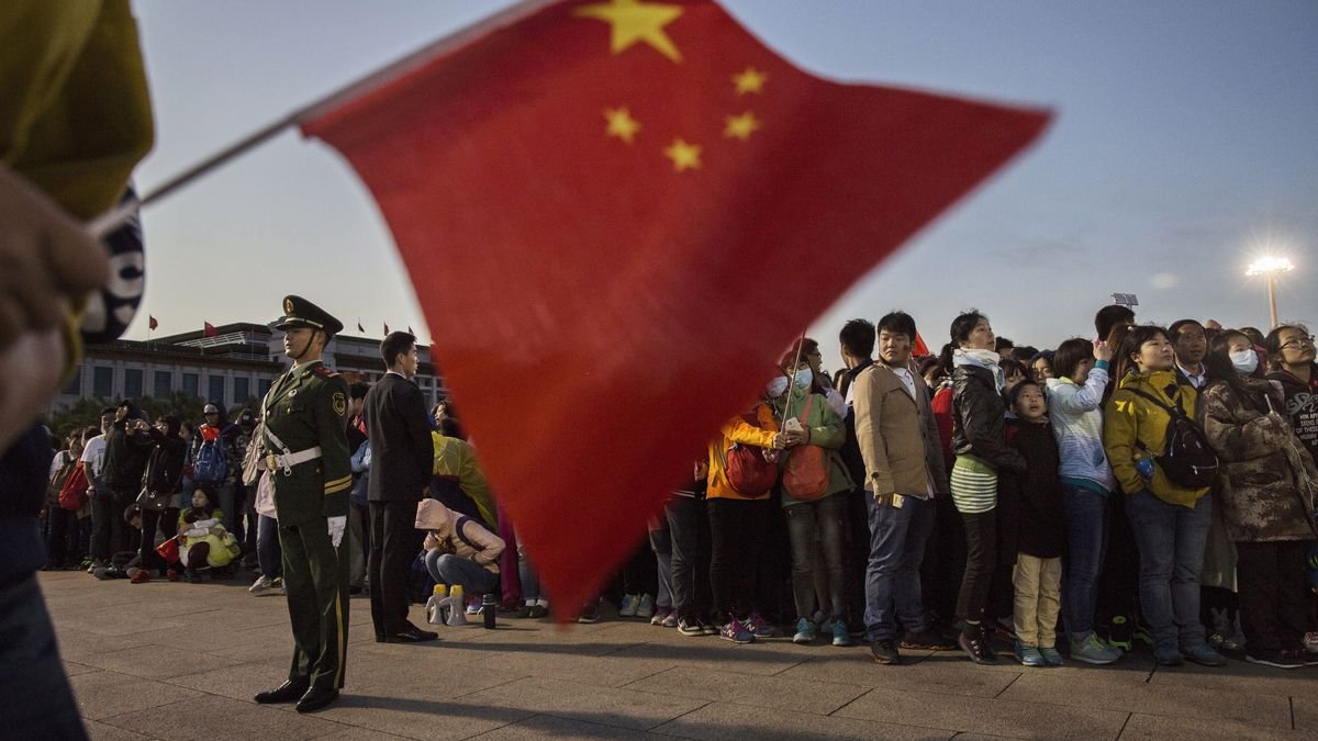 verge's tweet image. China&apos;s new cybersecurity law draws criticism from tech companies theverge.com/2016/11/7/1354…