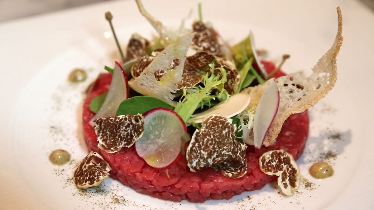carlagrossetti's tweet photo. it's the return of white truffle season at #BiscottiRestaurant @Anantara_Hotels Siam Bangkok Hotel @Wasamedia  #travel #food https://t.co/w5H1DywZI2