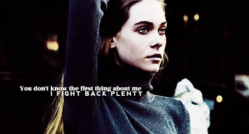 Fight back 💪🏻#SydneySage <a href="/RichelleMead/">Richelle Mead</a>