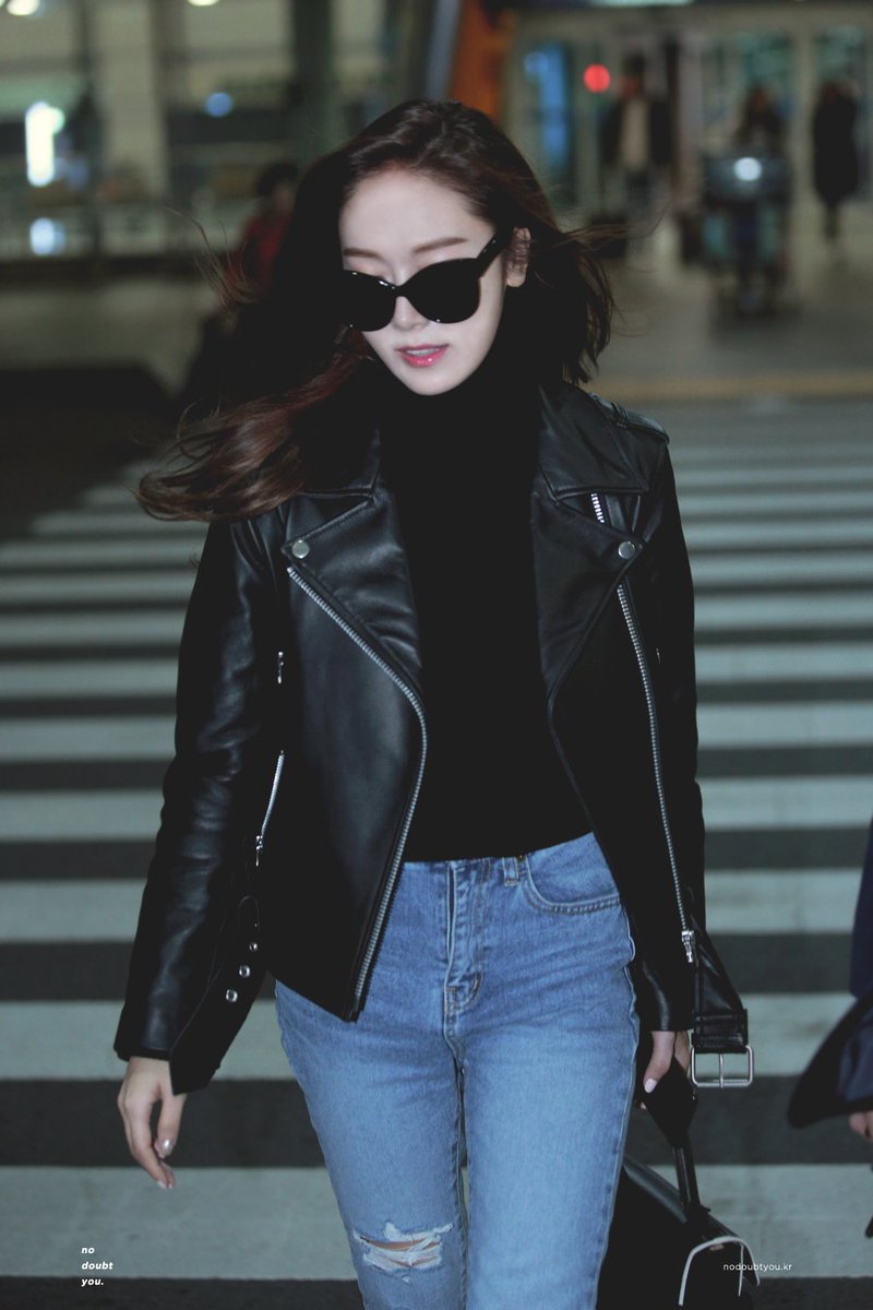 nodoubtyou's tweet photo. 161107 Airport 5p https://t.co/EXe5Fiyk9k https://t.co/JwSs9NFbia