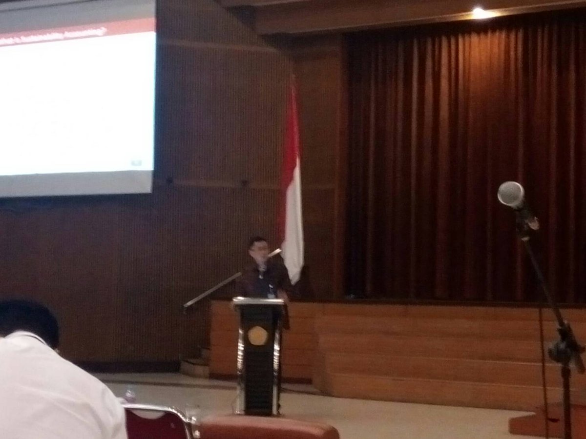 Ethical Issues in Business - 3
Speakers : Edi Setijawan S.E., M.B.M