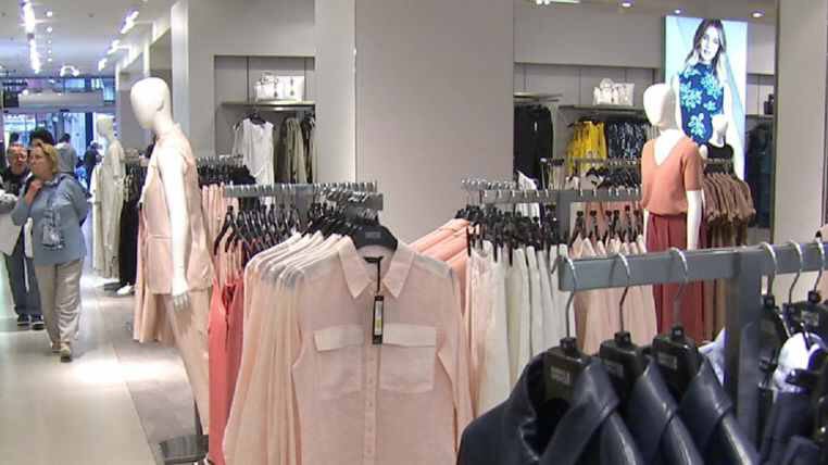 Big changes on UK high street - M&amp;S to close dozens of stores as half-year profits fall 88% news.sky.com/story/ms-to-cu…