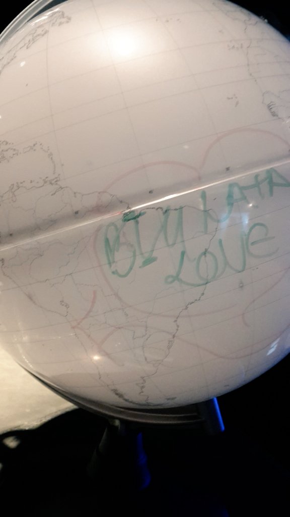 Rebesink's tweet photo. Big #LATA Love at the #AVIAREPS #WTM 2016 event last night #authograph #globe https://t.co/I31pkNdQ7P