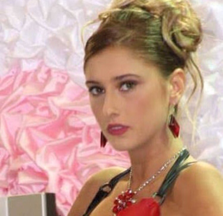 @Mugeakk <a href="/OzkokIsmet/">dünya ahiret abiniz</a> @denizbulutxx @Aquakizz <a href="/pekkonuskan/">pekkonuskanbiablanız</a> <a href="/kakavicty/">KAKAViÇ</a>  metres gunlugu #seymasubasi