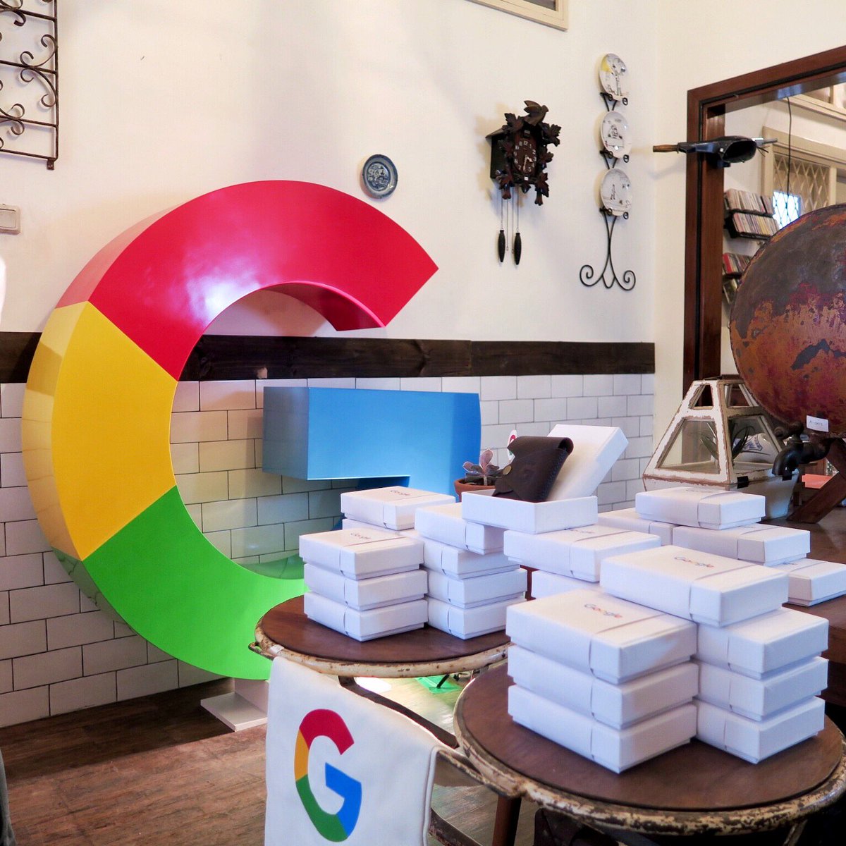 Persediaan limited edition merchandise Google x <a href="/Newtonstoreid/">Newton Store ☮</a> tinggal 20pcs lagi! Jangan sampai kehabisan! #SelaluTauYangSeru