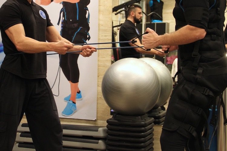 efit_serrano's tweet photo. ¿Sabes qué es el #Fitball y su usos en el #gym? Beneficios para tu espalda, tonificación y estiramientos. #Madrid https://t.co/vTTSmEZWto https://t.co/xIQYTjUrlt