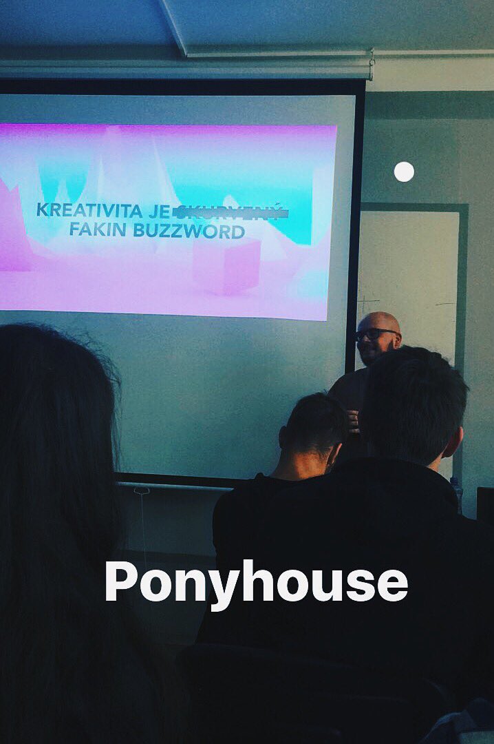 misachrkava's tweet photo. Týždeň vedy a techniky na @FMKucm s @Ponyhouse_sk @BranoMacko 👏🏻😎 #TvaT #creativity #fmkpeople https://t.co/DSSC0SSkCn