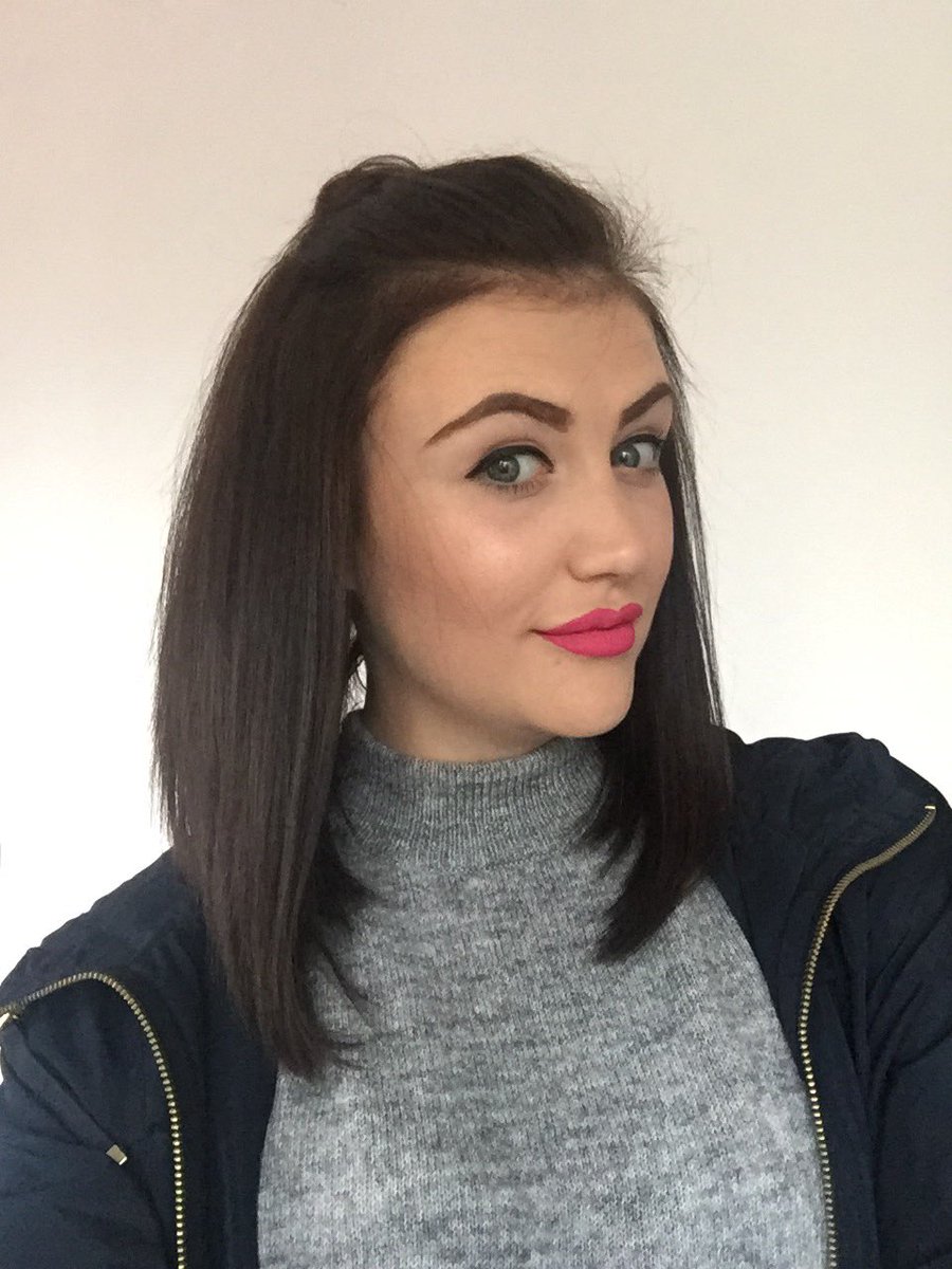 kellyt_hair_pag's tweet photo. Still loving my shorter hair lob life #lob #hair #hairdresser #love #brown hair #workigo #wellalife #fashion https://t.co/skpDCwixAS