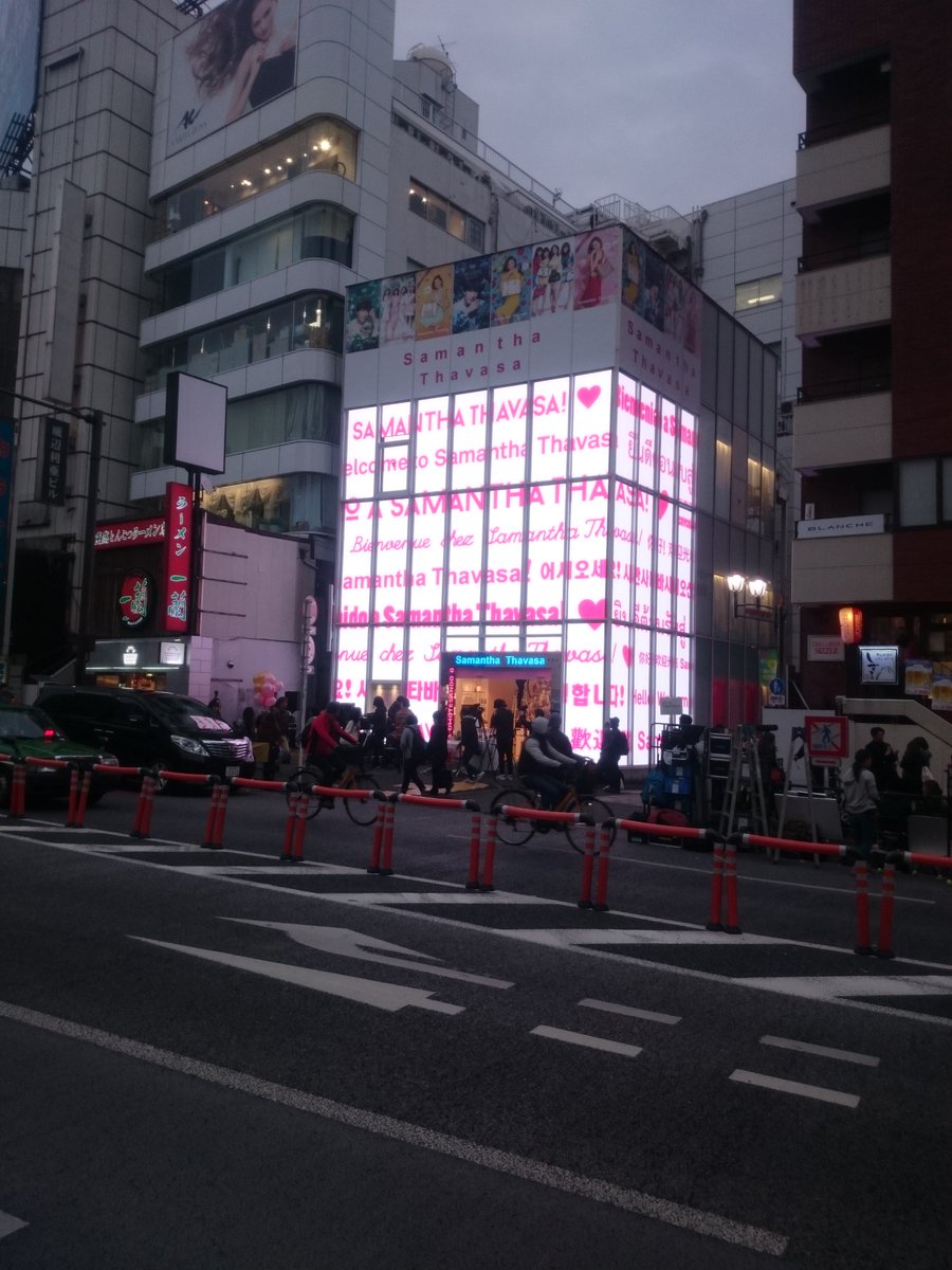 digiLED_'s tweet photo. Another @digiLED_ screen installed. Amazing Stella M8o screen on display in Samantha Thavasa shop window in Japan. #avtweeps https://t.co/pcRil271PL