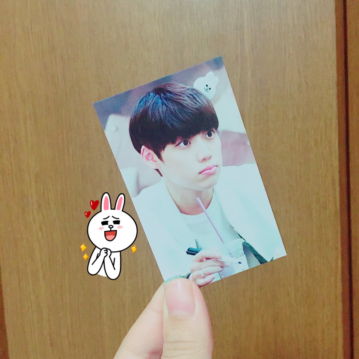 11/12のライブ&amp;ファンミーティングでいじょんくんのフォトカード配布します~~~先日発売したフォトブックの特典のカードに余裕ができたので欲しい方は当日私を訪ねてください💕#HISTORY #イジョン #いじょん