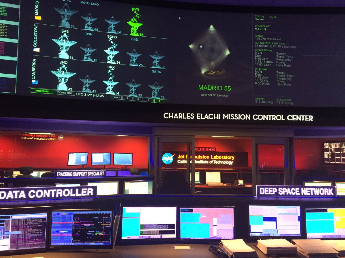 AndyRobot's tweet image. Behind the scenes at JPL Mission Control Center this morning #keepingWatch #asteroids #robotAnimator #robots