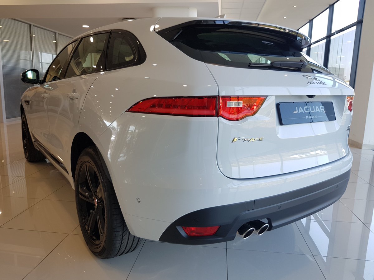 TheSMDgroup's tweet photo. Blending luxury, craftsmanship and sportiness to offer the latest in contemporary design.
 #SMDStyle #Jaguar #FPace https://t.co/pvm6q8KxsI