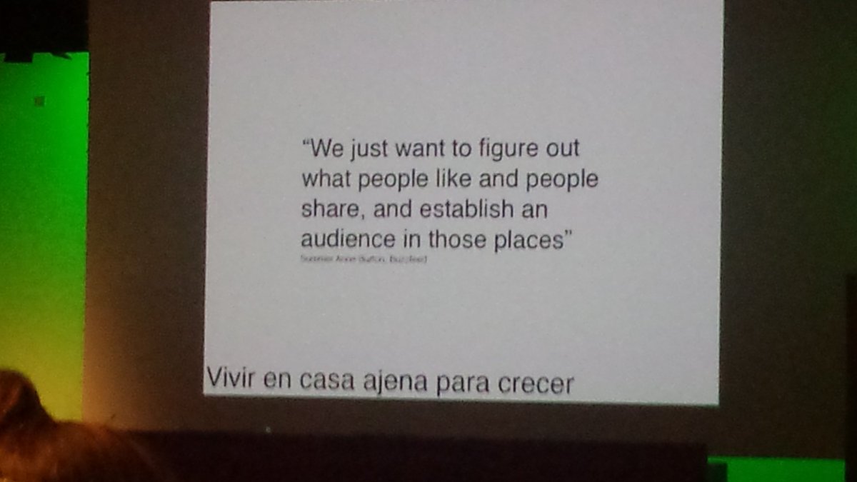 Ultimaclaqueta's tweet photo. #Ciberpebi2016 #buzzfeed 
"Llegar a la audiencia sin la tensión por los rákings de audiencia: aglutinarla sin preocuparse del tráfico". https://t.co/svikKOlenb