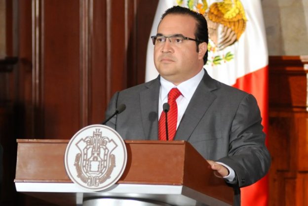 ElDictamen's tweet photo. Vinculan a empresas de caso Granier con desvíos de Duarte - https://t.co/Qie7JqaVup #NoticiasELDICTAMEN https://t.co/qw68HpsEJv