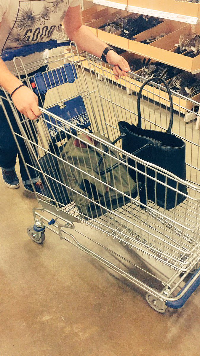 LucasStrazzeri's tweet photo. IKEA, un soutien au quotidien @YannBssrt @ChaPRGirl #ISCOMMontpellier https://t.co/xUuhJMgtlw
