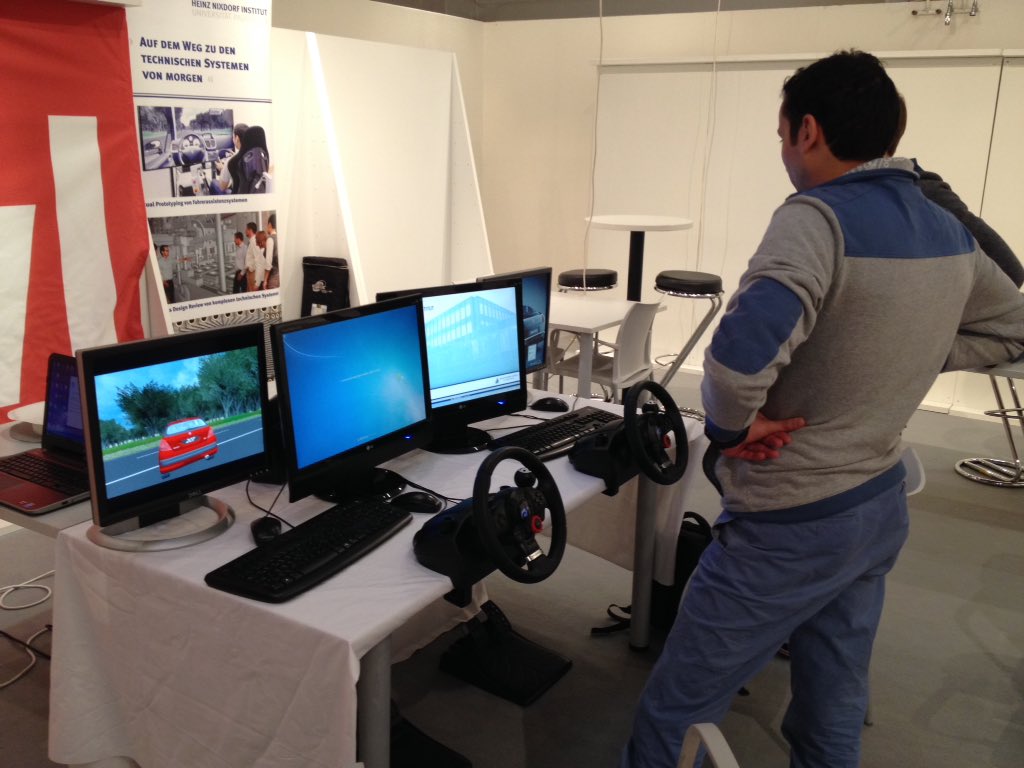 itsOWL_Cluster's tweet photo. Der Aufbau des #itsOWL Gemeinschaftsstands (Halle 21, A27) auf der #FMB2016 ist in vollem Gange. Wir freuen uns auf eine spannende Messe! https://t.co/OeqwQw8gOH