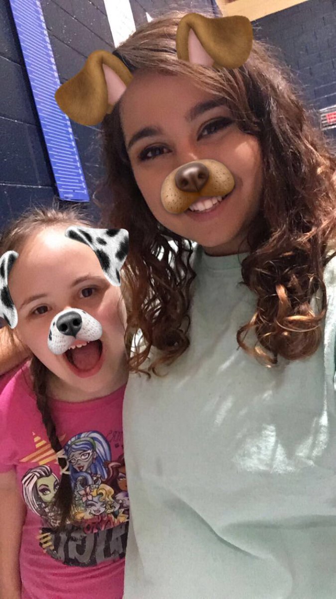 vanessahaygood0's tweet photo. My two favorite gym buddies in the whole wide world #layly? 😂❤️ https://t.co/9XcPQwtEft