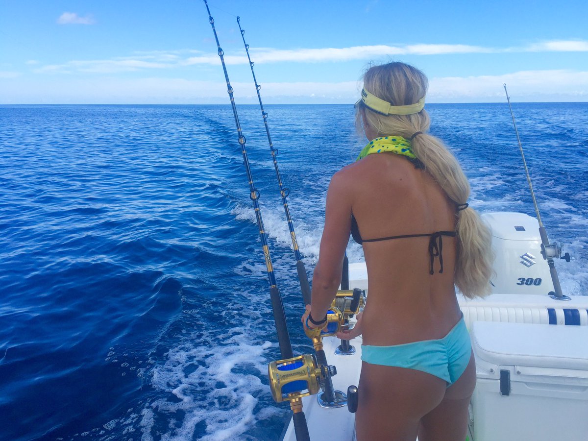 _Darcizzle_'s tweet image. RETWEET if u can't wait to get offshore too! #fishing