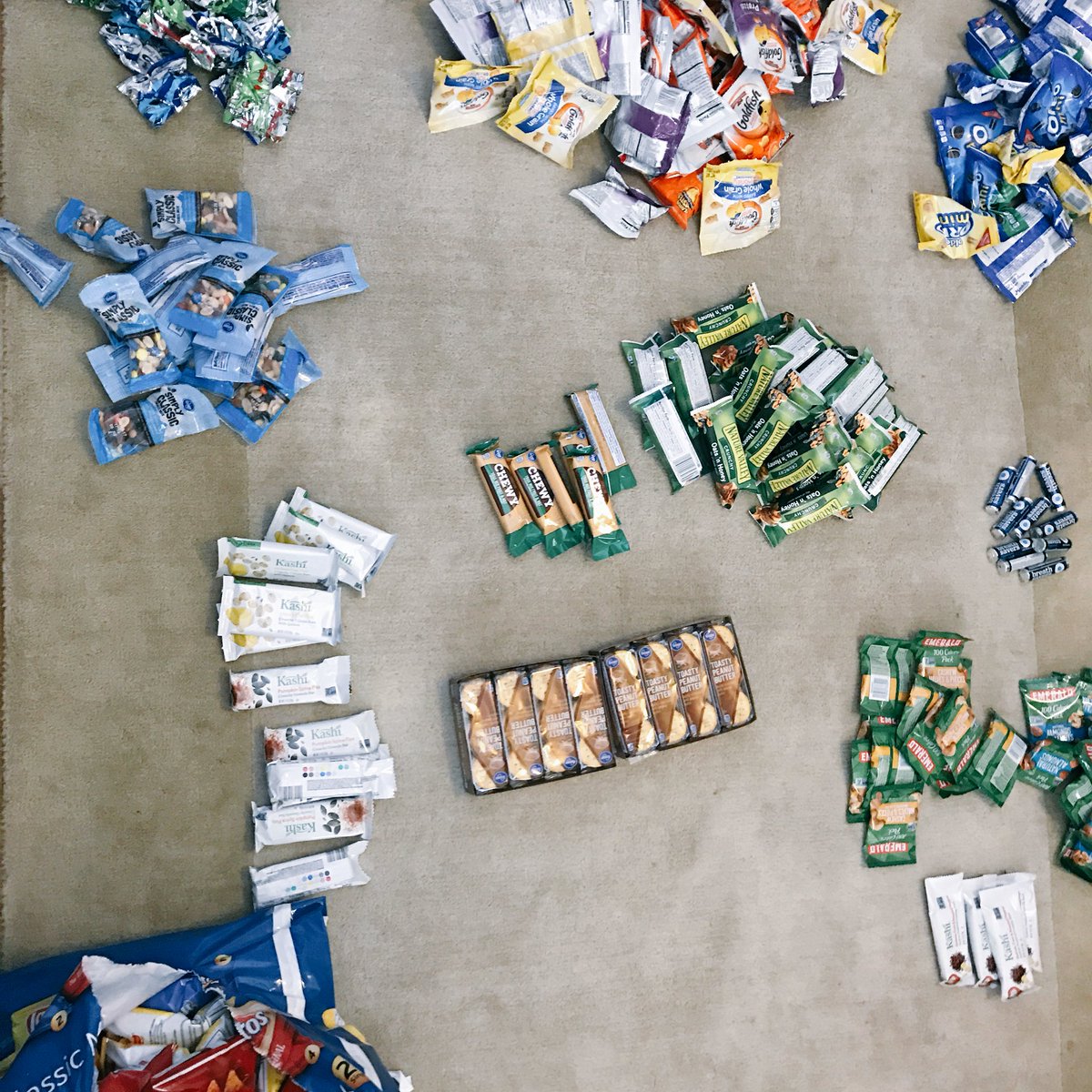 Preparing #Election2016 Day snacks for the wonderful @DemocratsDGofKS and <a href="/KansasDems/">Kansas Dems</a> volunteers. Thanks for your hard work!