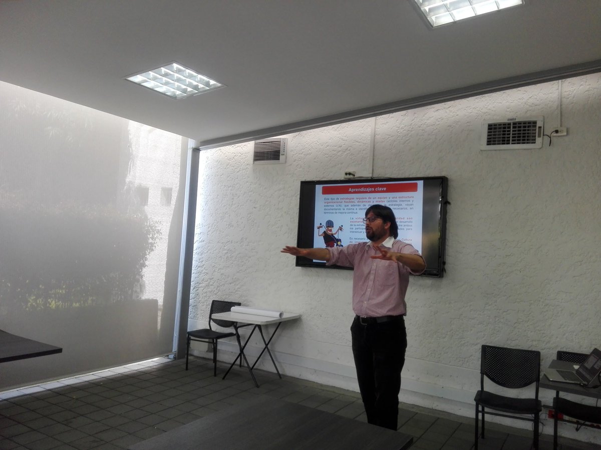 CDi_UNALmed's tweet photo. Presentación de la estrategia #TourNovus a equipos @UN_innova #Intic, construyendo cultura de innovación UN. https://t.co/EQwInifh5f