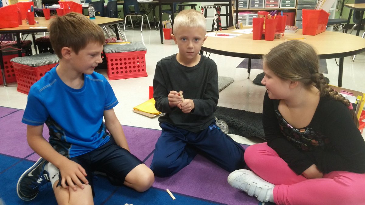 dogwoodelem's tweet photo. Second graders collaborating with each other to develop an understanding of new math vocabulary words. #lakernation #dogwoodleaders https://t.co/uQgK1omK5T